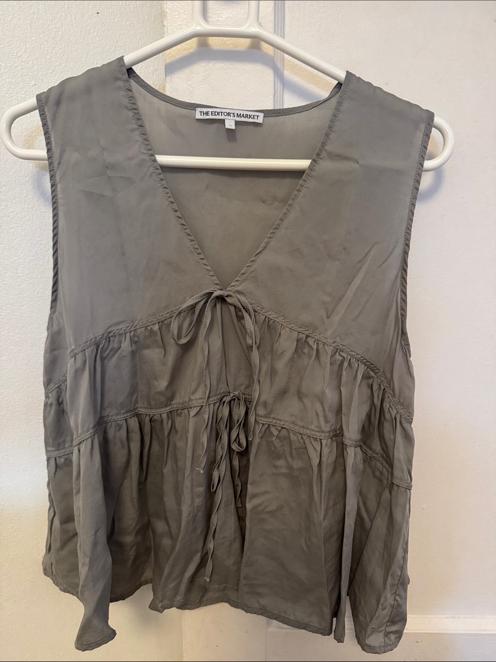 The Editor's Market Gray Sleeveless Tie-Front Peplum Blouse